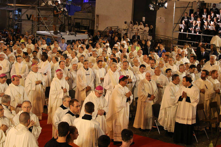 02_15 settembre 2016 - i sacerdoti alla S. Messa iniziale