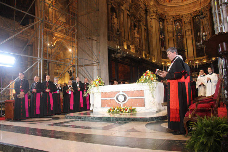 22_17 settembre 2016 - i Vescovi in Cattedrale al termine della processione