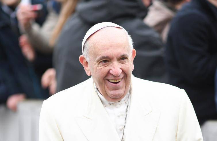 Il Papa all’Angelus del primo gennaio: "Siamo tutti al servizio della pace"