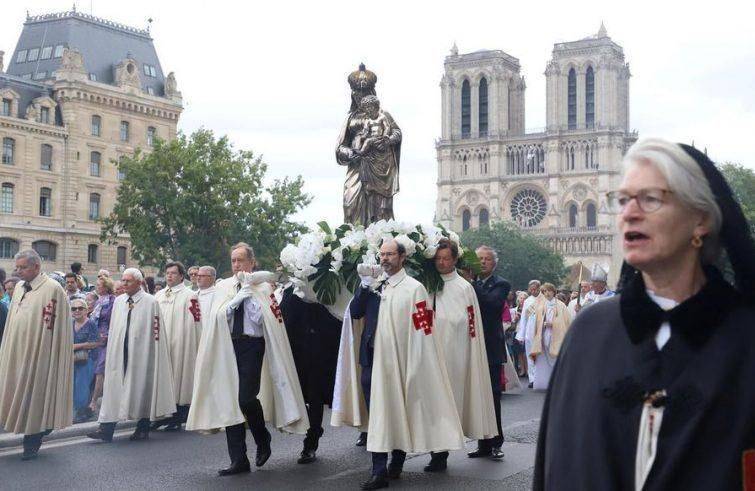 Messaggio del Papa alla diocesi di Parigi: i credenti siano costruttori di una nuova umanità