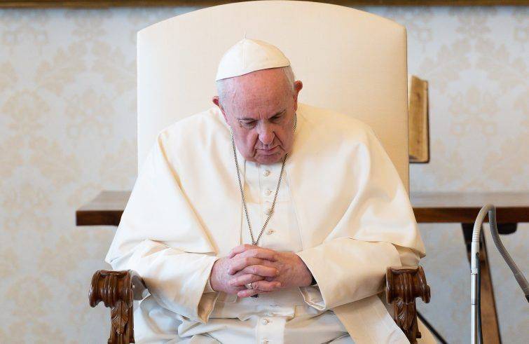 Papa Francesco: "La Chiesa è una grande scuola di preghiera"