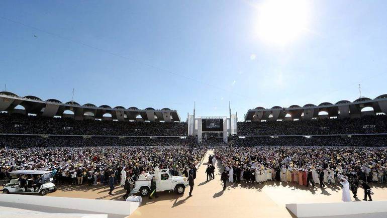 S. Messa del Papa ad Abu Dhabi: il cristiano “armato” solo di fede e amore