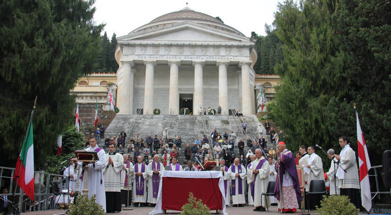 1 e 2 novembre: le SS. Messe in Cattedrale e a Staglieno