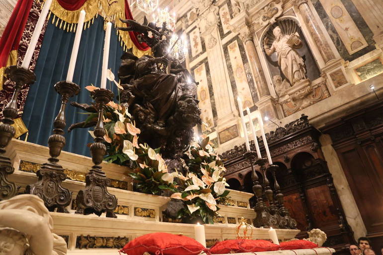 25 marzo: l'Arcivescovo in preghiera ai piedi di Maria Regina di Genova. IL TESTO E IL VIDEO