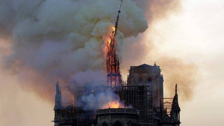 Incendio di Notre Dame: il telegramma del Card. Angelo Bagnasco all'Arcivescovo di Parigi