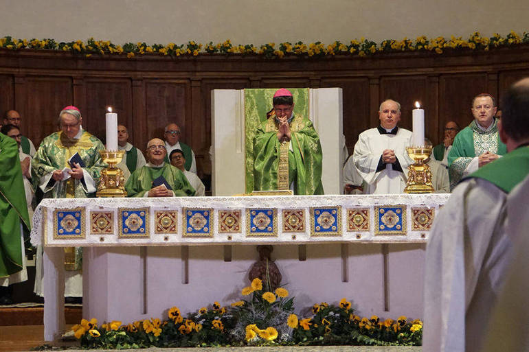 Mons. Nicolò Anselmi a Rimini: «Qui per pensare al bene di tutti»
