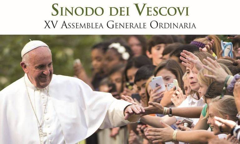 Mons. Nicolò Anselmi presenta il documento di lavoro del Sinodo sui Giovani