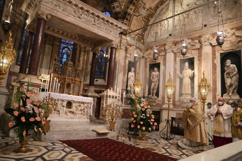 Mons. Tasca nella S. Messa in Coena Domini: «Tutta nostra vita sia manifestazione del Dio di Gesù Cristo»
