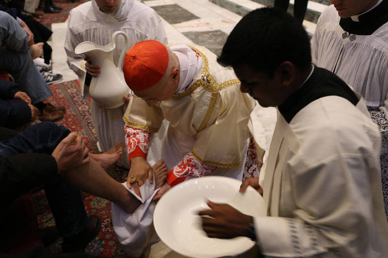 S. Messa in Coena Domini. L'Arcivescovo: "Guardiamo all'Eucaristia, sorgente di dignità umana"