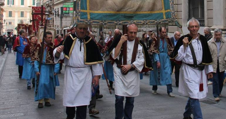 Svolgimento delle processioni: le indicazioni per i parroci