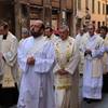 10_diaconi e sacerdoti in processione