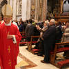 14_l'Arcivescovo saluta i pellegrini