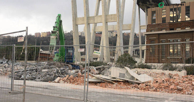 Ponte Morandi: lavori in corso per la demolizione