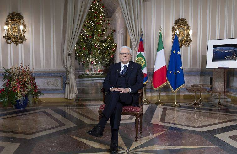 Mattarella a fine anno: "L'Italia vera è quella dell'altruismo e del dovere"