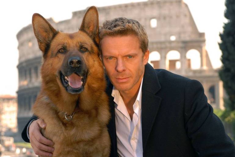 Rex diventa romano: il cane commissario lascia Vienna